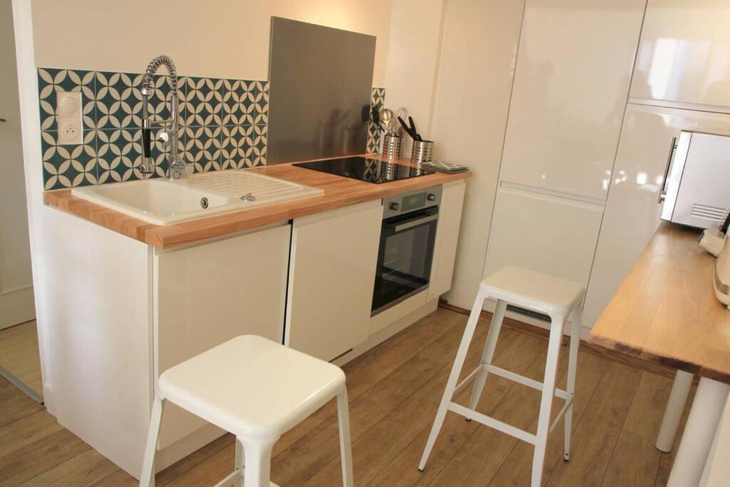Superbe Duplex De 70M2 Avec 2 Chambres En Hyper Centre Au Calme Sur Cour Classe 3 Etoiles Avec Parking En Option La Rochelle  Zewnętrze zdjęcie