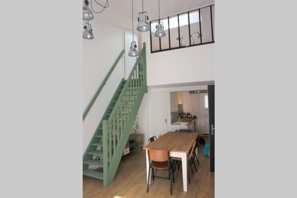 Superbe Duplex De 70M2 Avec 2 Chambres En Hyper Centre Au Calme Sur Cour Classe 3 Etoiles Avec Parking En Option La Rochelle  Zewnętrze zdjęcie