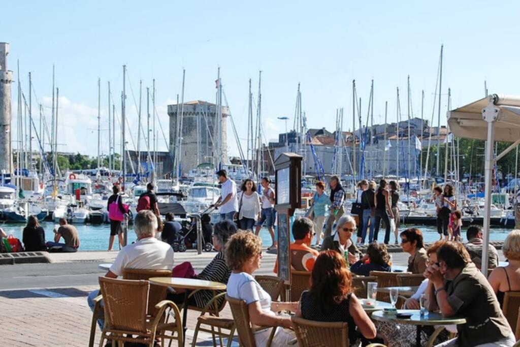 Superbe Duplex De 70M2 Avec 2 Chambres En Hyper Centre Au Calme Sur Cour Classe 3 Etoiles Avec Parking En Option La Rochelle  Zewnętrze zdjęcie