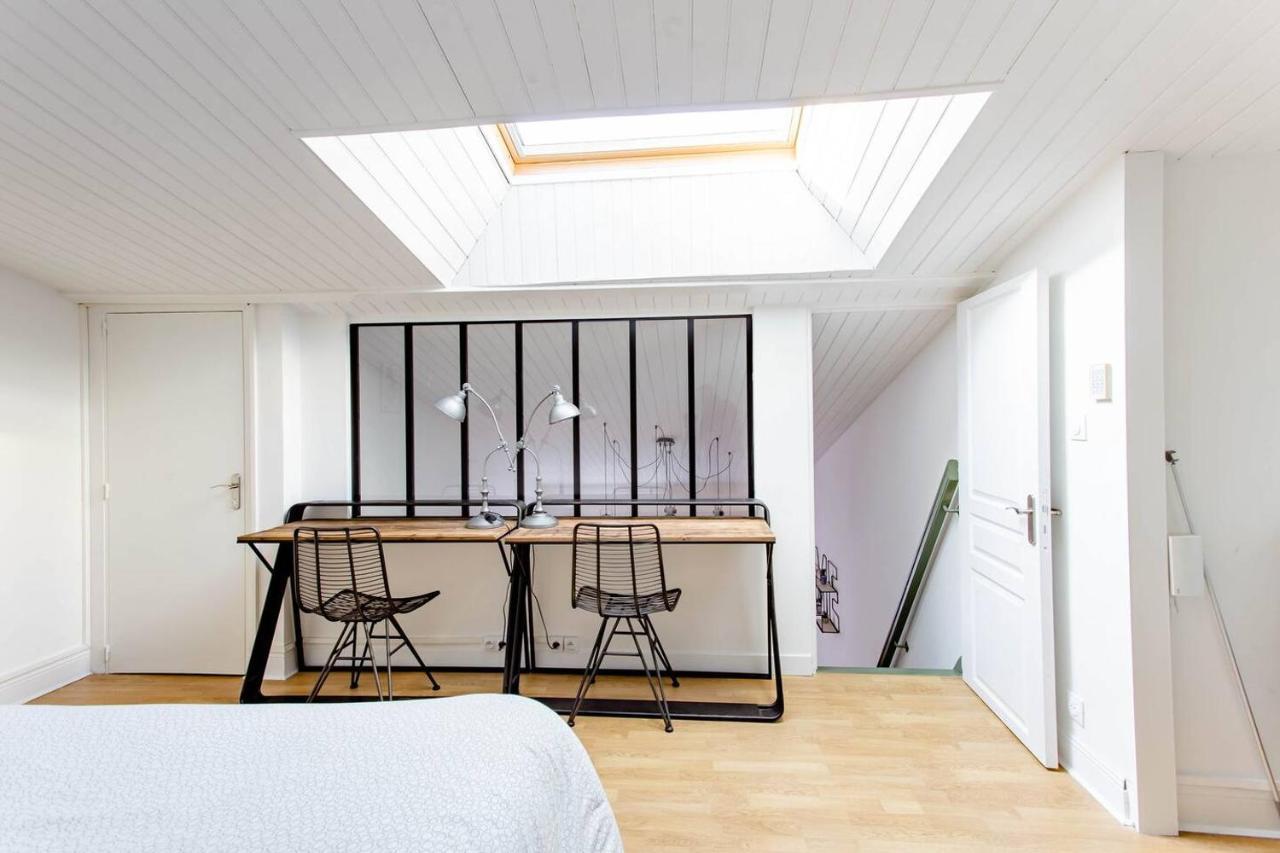 Superbe Duplex De 70M2 Avec 2 Chambres En Hyper Centre Au Calme Sur Cour Classe 3 Etoiles Avec Parking En Option La Rochelle  Zewnętrze zdjęcie