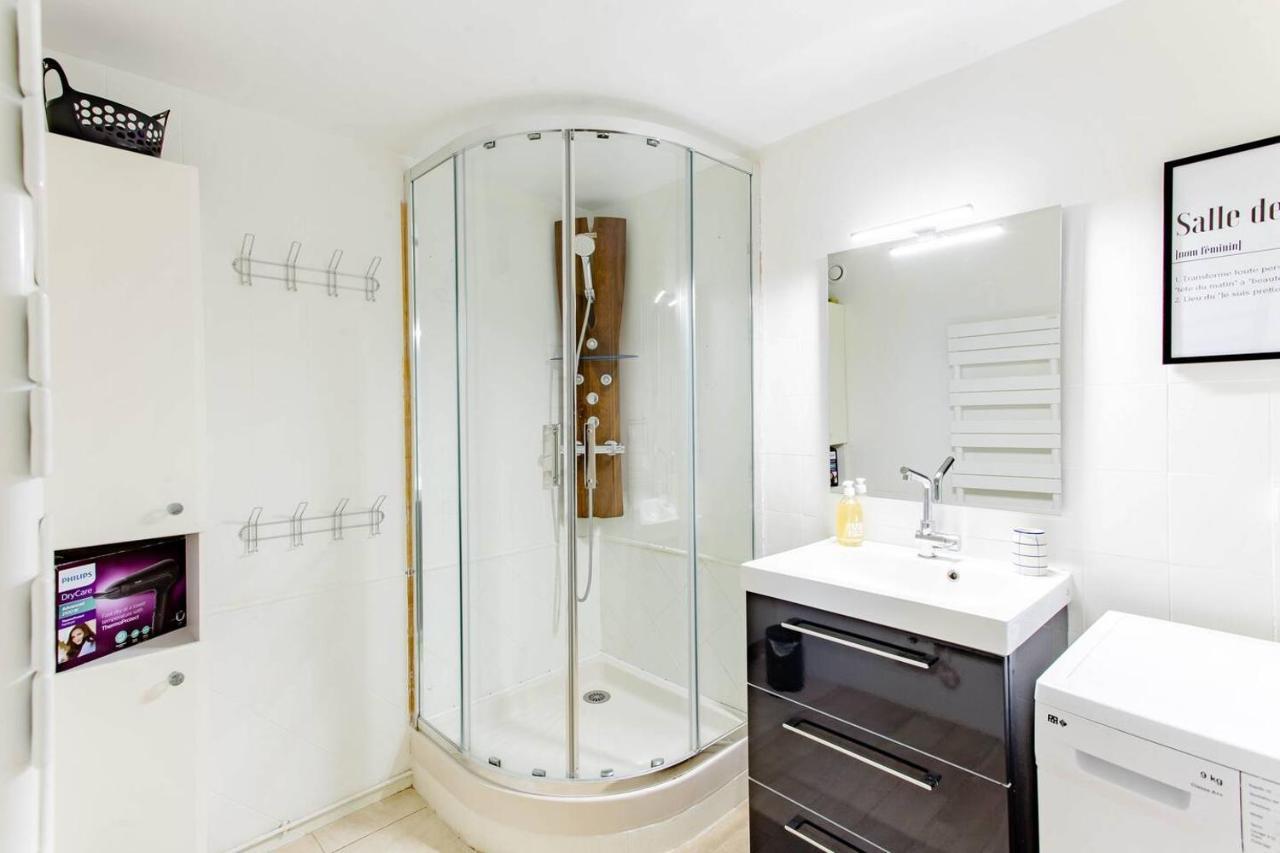 Superbe Duplex De 70M2 Avec 2 Chambres En Hyper Centre Au Calme Sur Cour Classe 3 Etoiles Avec Parking En Option La Rochelle  Zewnętrze zdjęcie