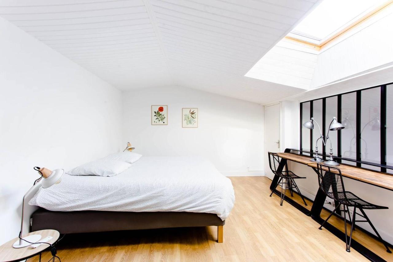 Superbe Duplex De 70M2 Avec 2 Chambres En Hyper Centre Au Calme Sur Cour Classe 3 Etoiles Avec Parking En Option La Rochelle  Zewnętrze zdjęcie